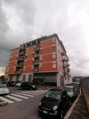Ufficio in commerciale in Piazza Tommaso de Cristoforis 3