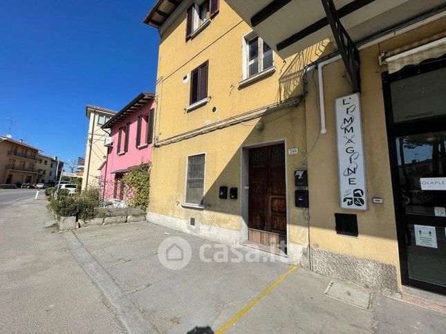 Appartamento in residenziale in Via Montanara