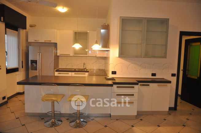 Appartamento in residenziale in Strada Passavone 5