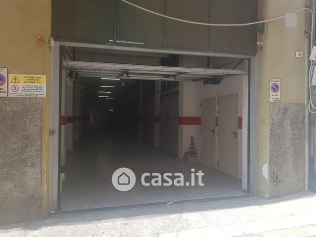 Garage/posto auto in residenziale in Via Valentino Armirotti 18