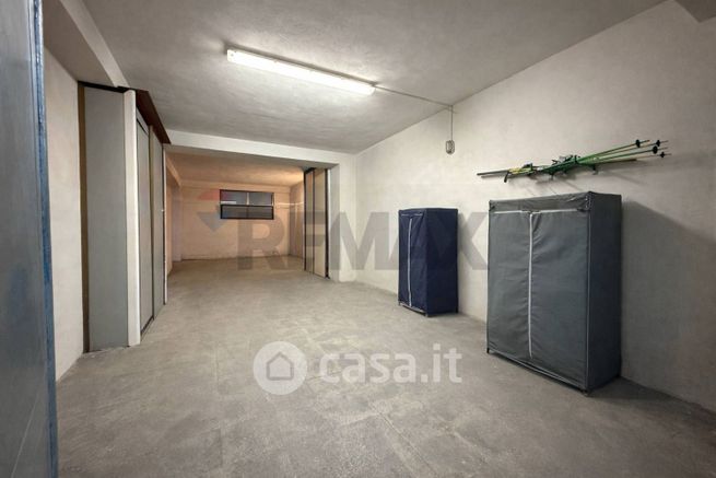 Box/posto auto in residenziale in Via dei Caduti in Russia 16