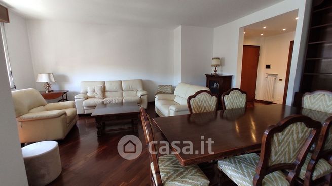 Appartamento in residenziale in Via Carlo Morbio 11