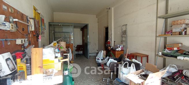 Attivitã /licenza (con o senza mura) in commerciale in Via Ugo Foscolo