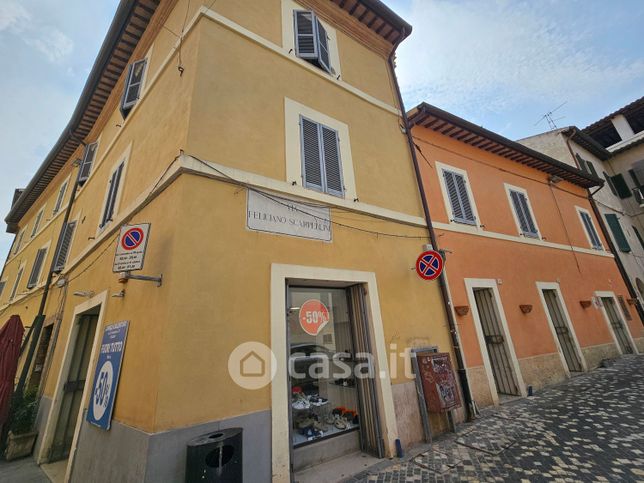 Negozio/locale commerciale in commerciale in Via Venti Settembre 47