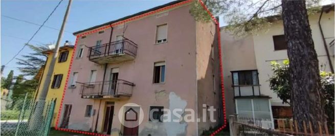 Casa bi/trifamiliare in residenziale in Via Flaminia Antica