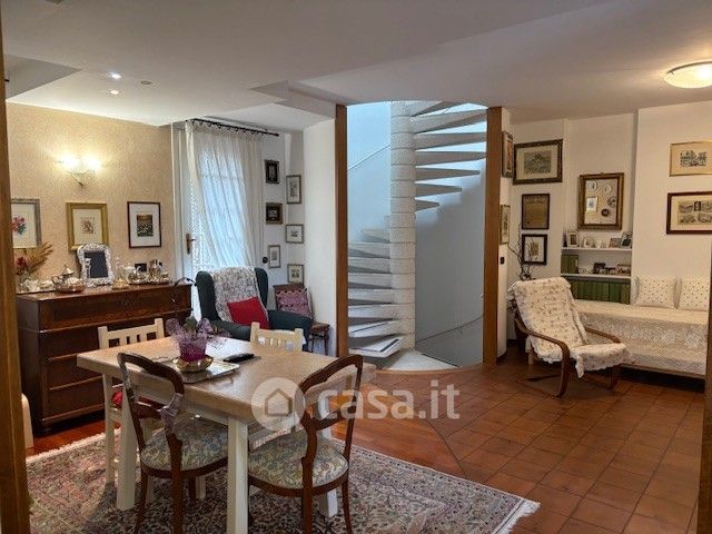 Villa in residenziale in Via Giuseppe di Vittorio