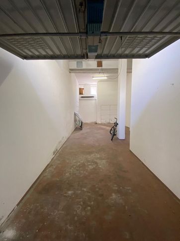 Box/posto auto in residenziale in Via Federico Jarach 6