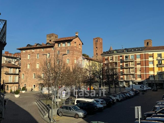 Appartamento in residenziale in Via Macrino 4