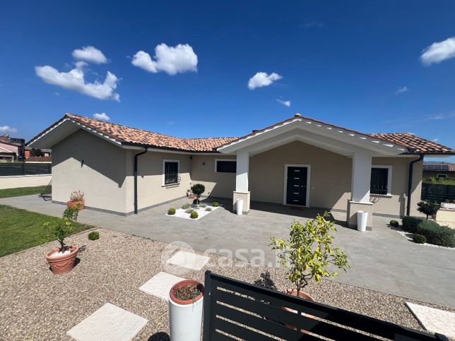 Villa in residenziale in Via Silvio Pellico