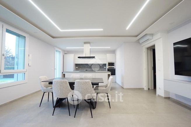 Villetta a schiera in residenziale in Via Fratelli Cervi 1