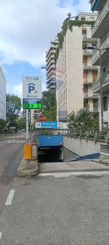 Box/posto auto in residenziale in Via Pietro Mascagni