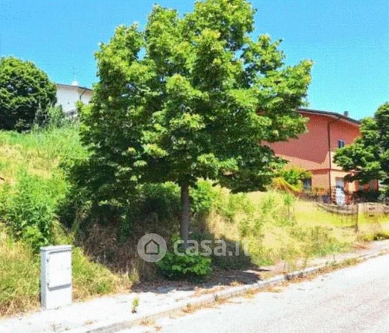 Terreno agricolo in commerciale in Via Emilio Alessandrini