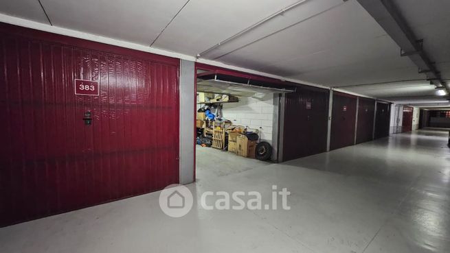 Garage/posto auto in residenziale in Via Nino Ronco 29