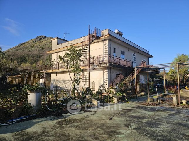 Capannone in commerciale in Via Casilina Nord