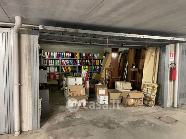 Garage/posto auto in residenziale in Via XXV Aprile 2 -6