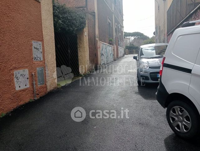 Garage/posto auto in residenziale in Via Fivizzano 1