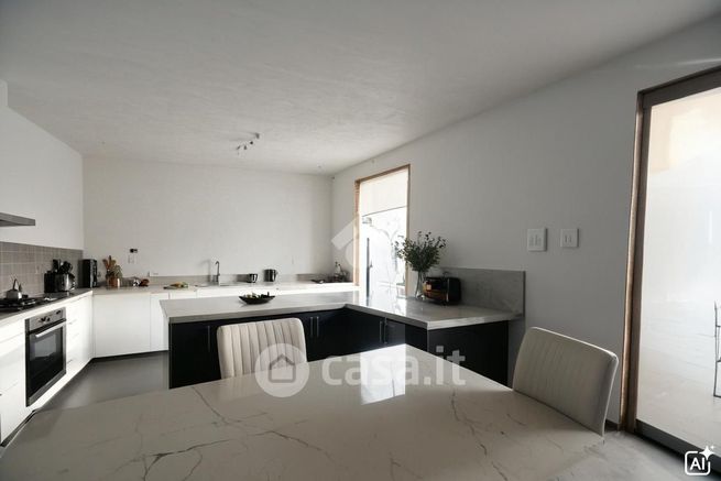 Villetta a schiera in residenziale in Via San Giovanni Evangelista 1