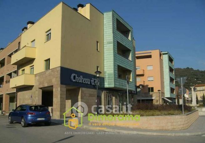Ufficio in commerciale in Strada Trasimeno Ovest 165