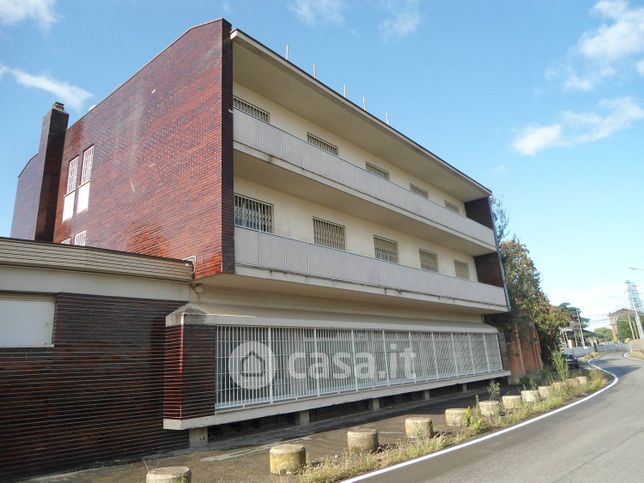 Ufficio in commerciale in 
