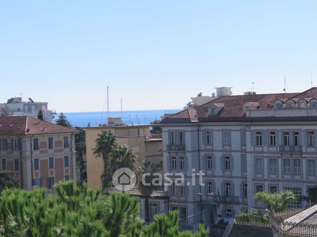 Appartamento in residenziale in Via Peirogallo 24