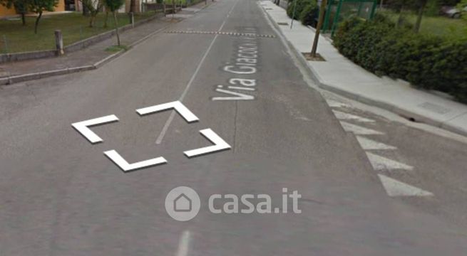 Box/posto auto in residenziale in Via Giacomo Puccini