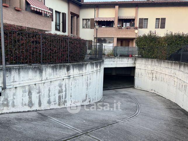 Box/posto auto in residenziale in Via Castelfranco