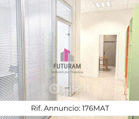 Ufficio in commerciale in Via Brescia