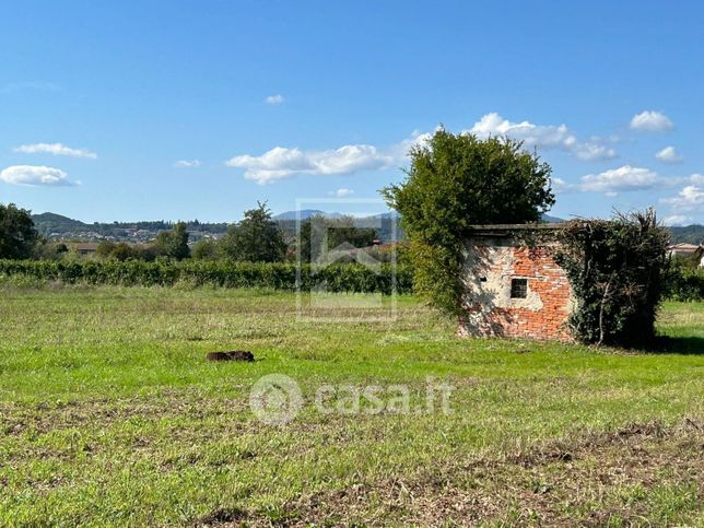 Terreno agricolo in commerciale in Via della Valle