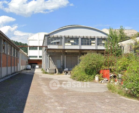 Capannone in commerciale in Via del Cotonificio 32