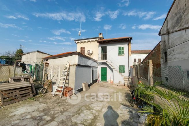 Casa indipendente in residenziale in Via Fontana 47