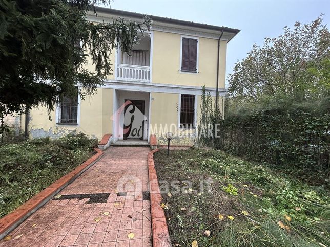 Casa indipendente in residenziale in Via Madonnina 29