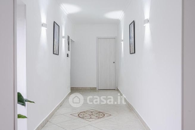 Attivitã /licenza (con o senza mura) in commerciale in 