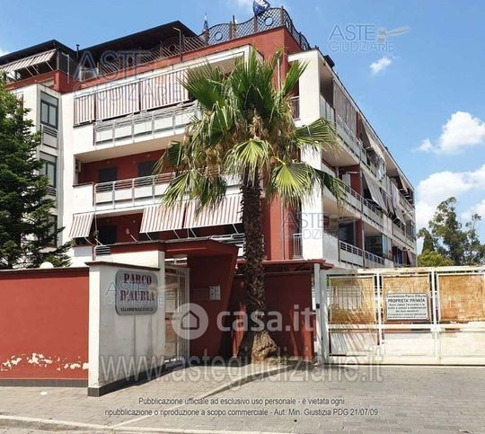 Box/posto auto in residenziale in Via Comunale della Luce 25