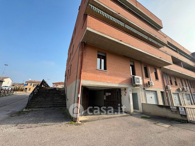 Garage/posto auto in residenziale in Via Giuseppe Fabbri