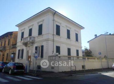 Villa in residenziale in Via Giuseppe Verdi 43