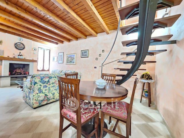 Appartamento in residenziale in Via Parrocchiale