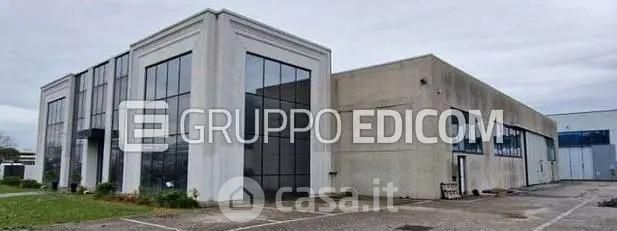 Capannone in commerciale in Via G. Garibaldi 50