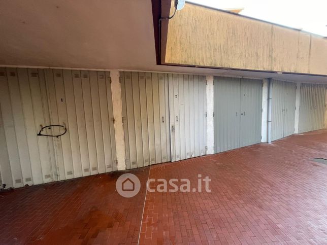 Garage/posto auto in residenziale in Via Gaudenzio Ferrari 19