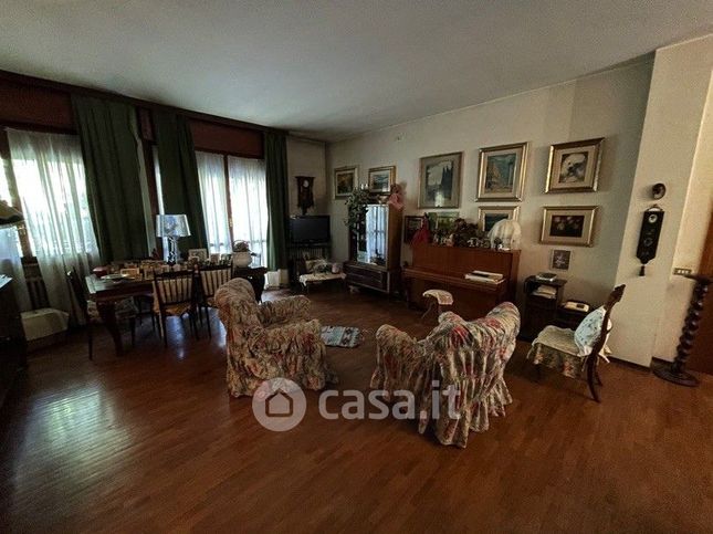 Appartamento in residenziale in Via T. Casoni