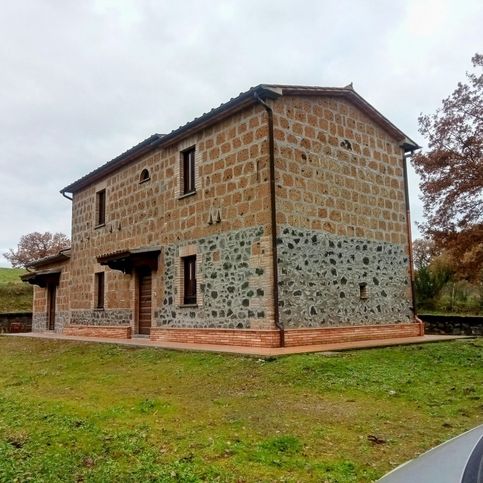 Rustico/casale in residenziale in 