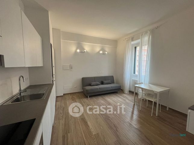 Appartamento in residenziale in Viale Monte Ceneri