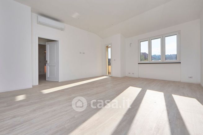 Appartamento in residenziale in Via Ravezza 88