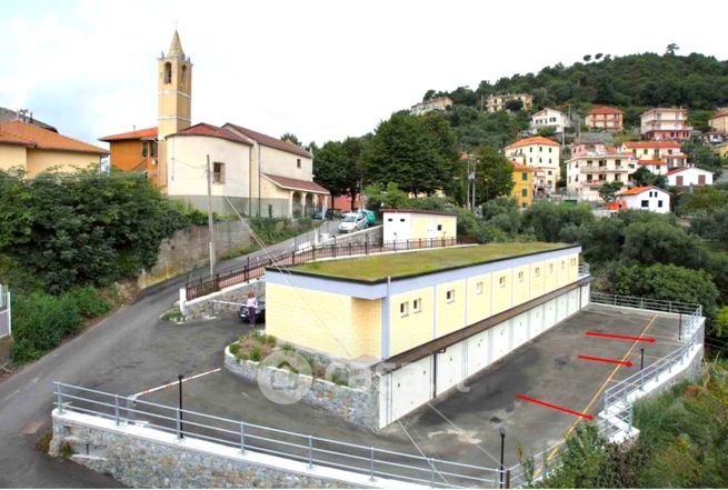 Garage/posto auto in residenziale in Via dei Leoni