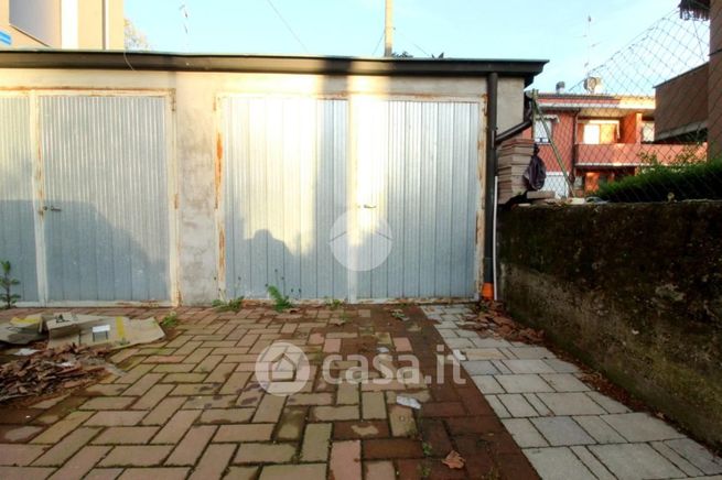 Box/posto auto in residenziale in Via Guglielmo Marconi