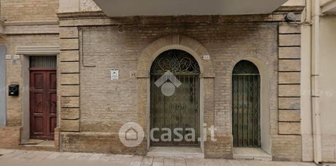 Capannone in commerciale in Corso Giuseppe Garibaldi 64