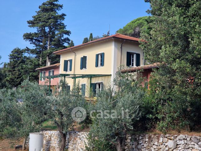 Rustico/casale in residenziale in 