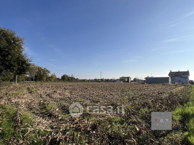 Terreno agricolo in commerciale in 