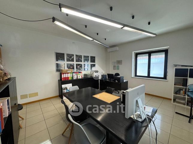 Ufficio in commerciale in Via Armando Diaz