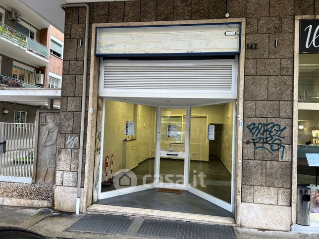 Ufficio in commerciale in Via Attilio Friggeri 142