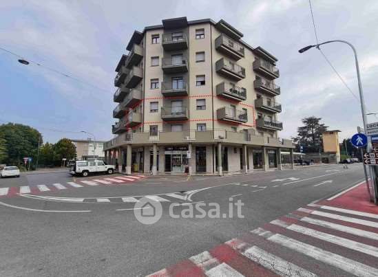Appartamento in residenziale in Via Adamello 1